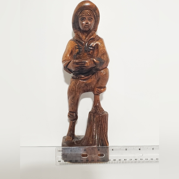 Vintage Exquisite Wood Handcarved Sculpture of a Cowboy with a Harmonica - Picture 9 of 10